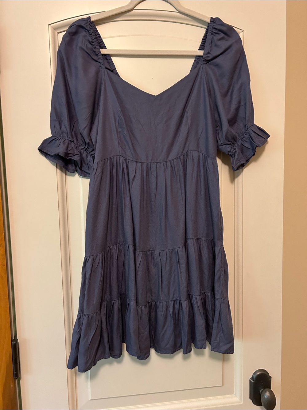 Women's Puff-Sleeve Sweetheart Neckline Tiered Mini Dress in Deep Blue